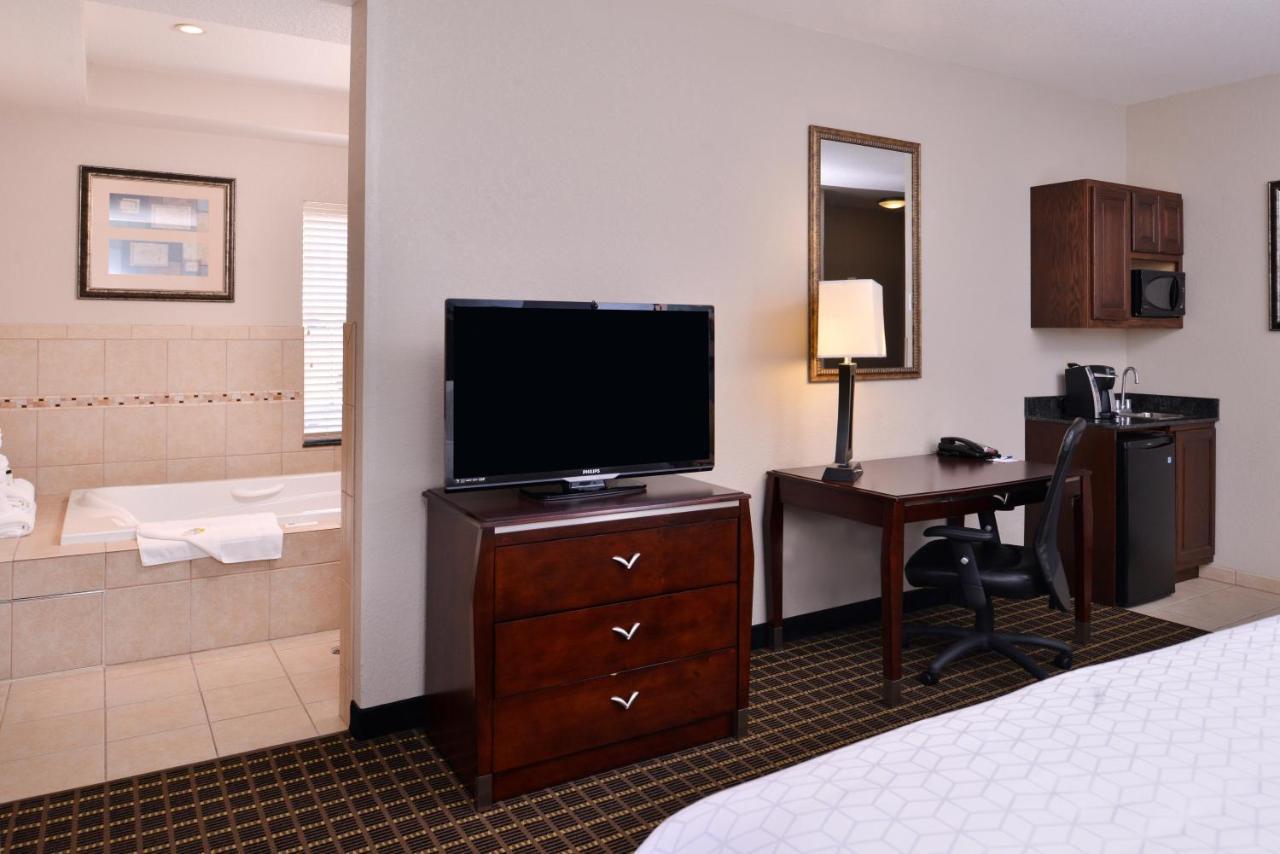 Holiday Inn Express & Suites Pittsburg By Ihg Buitenkant foto