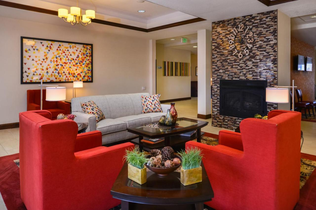 Holiday Inn Express & Suites Pittsburg By Ihg Buitenkant foto