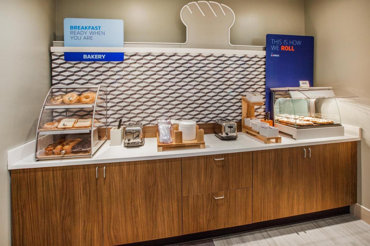 Holiday Inn Express & Suites Pittsburg By Ihg Buitenkant foto